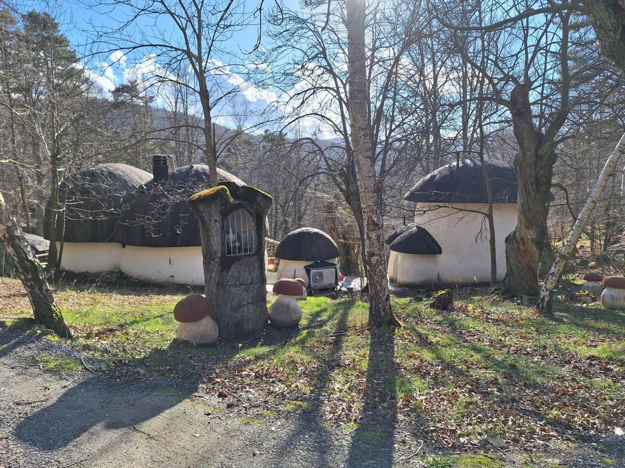Il Villaggio Dei Puffi Bardineto Exterior foto
